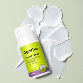 DevaCurl Crème de Coiffage Hydratante texture crémeuse