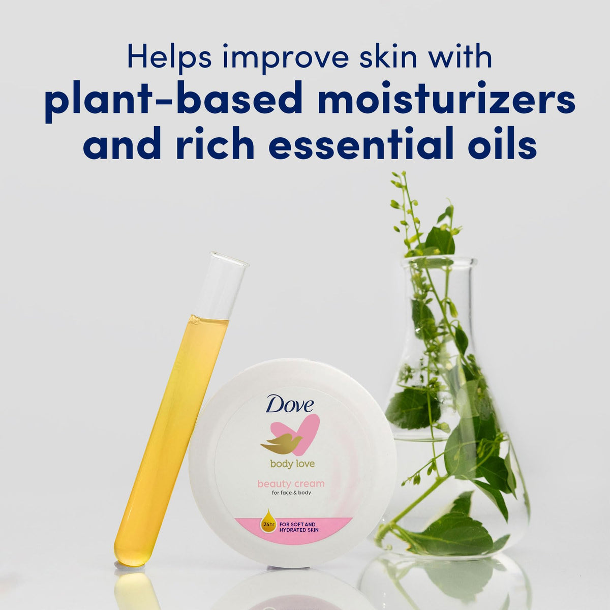 Dove Crème Beauté Nourrissante texture sur un doigt