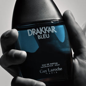 Drakkar Bleu présenté dans son emballage d'origine, prêt à offrir