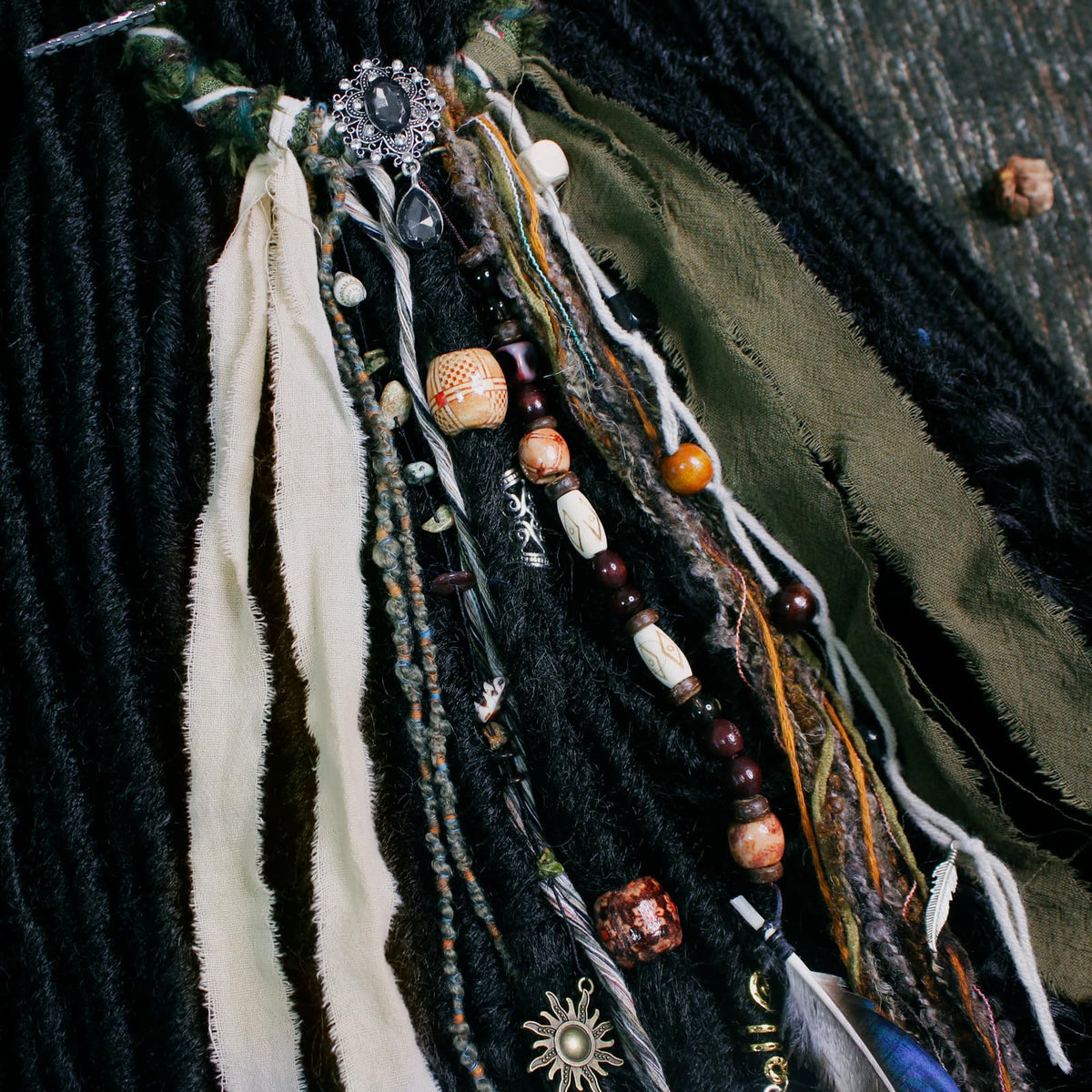 Dreadlock Hair Tie avec des accessoires en métal