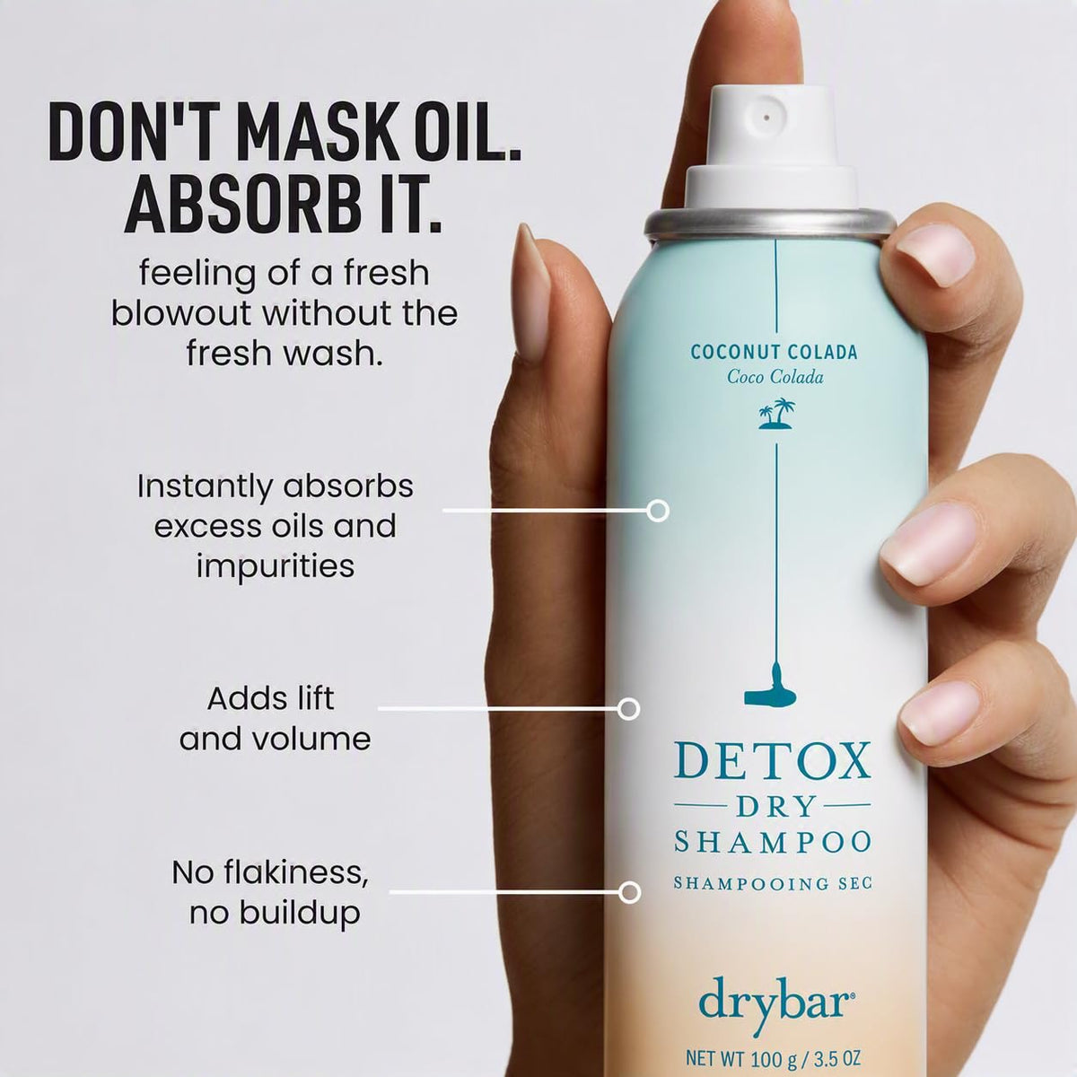 Drybar Detox Dry Shampoo 136g application sur les cheveux