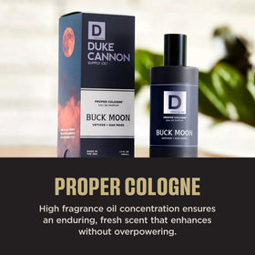 Duke Cannon Proper Cologne Buck Moon flacon sur fond naturel