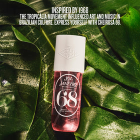Duo de parfum Cheirosa 68 dans un environnement extérieur