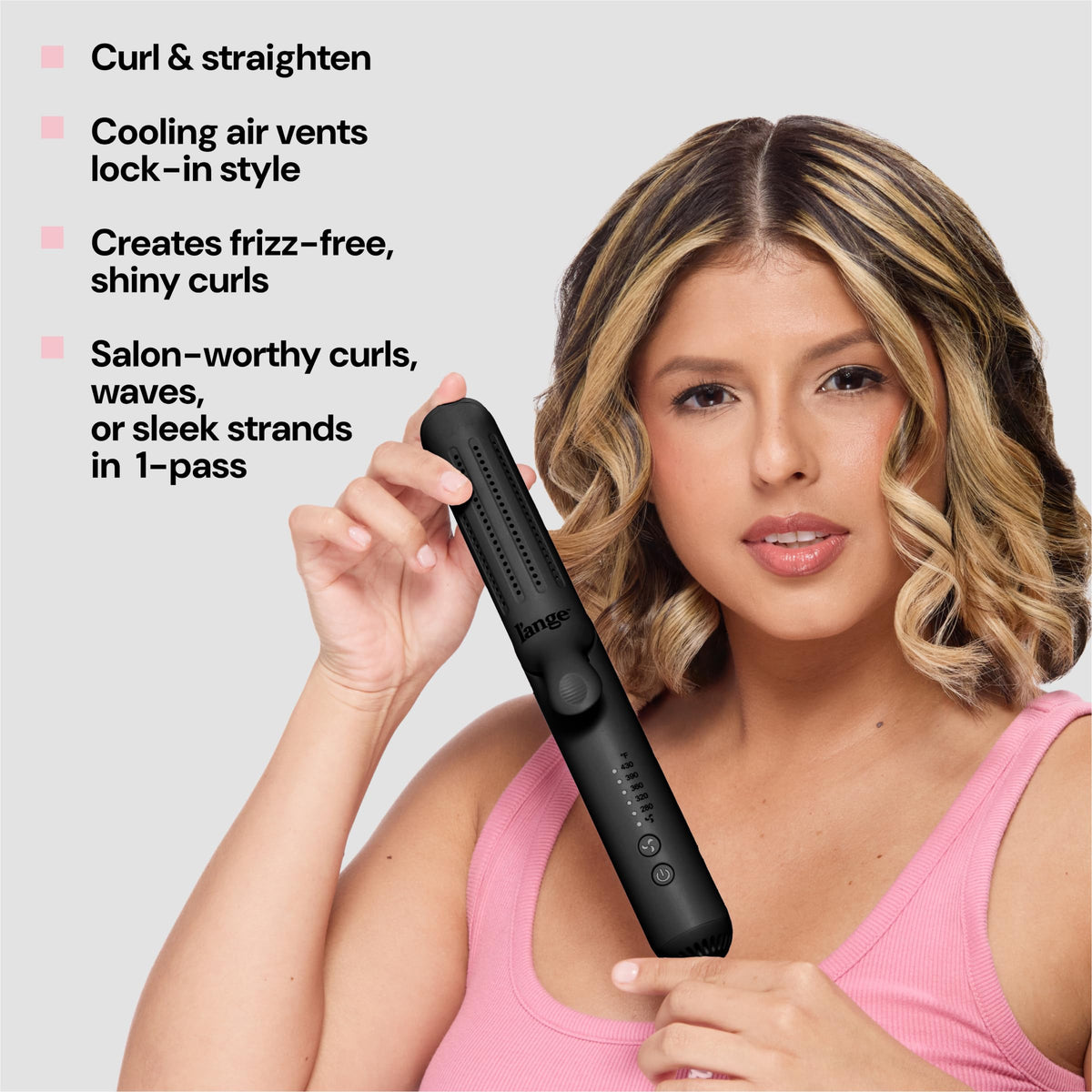 Duo Standard 360° Airflow Styler L'ANGE HAIR dans un environnement de salle de bain