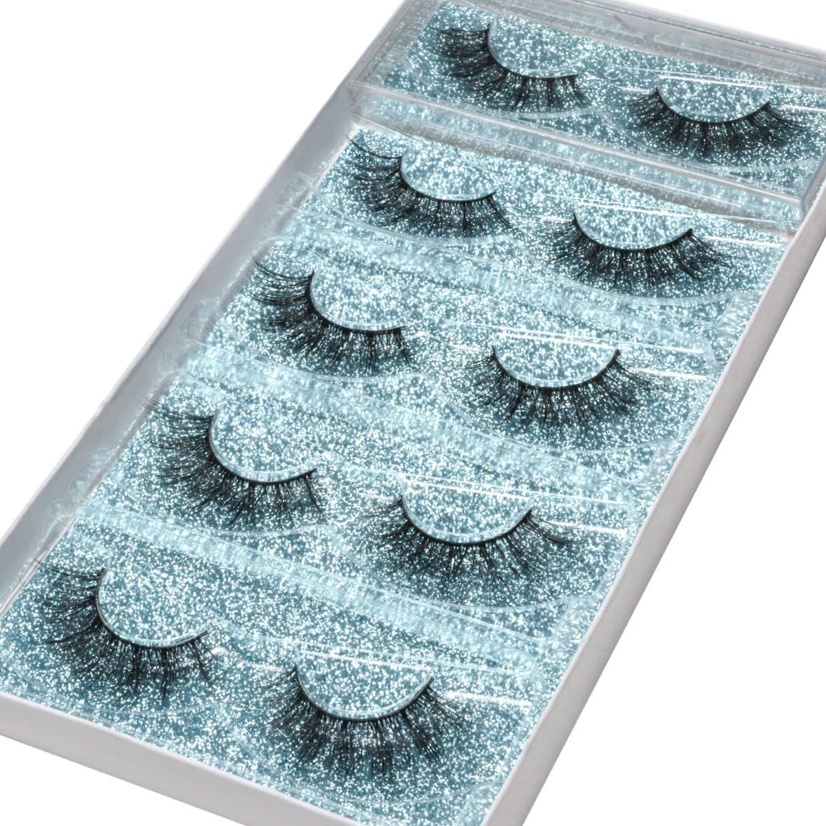 DYSILK Faux Cils 6D en gros plan sur le modèle