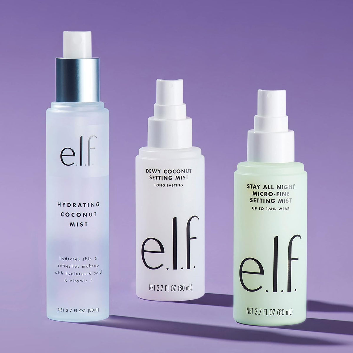 e.l.f. Brume Fixante Dewy à la Noix de Coco 80 ml sur un fond de maquillage