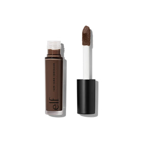 e.l.f. Correcteur Camo 16HR Ébène Riche vue avant avec applicateur