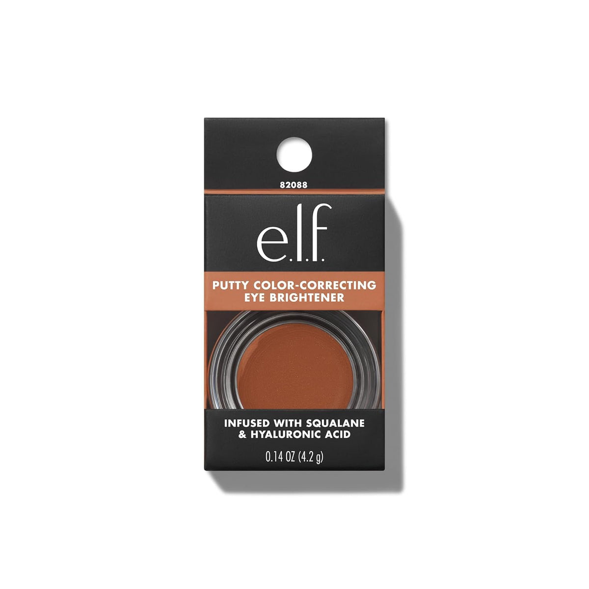 e.l.f. Correcteur Éclaircissant Poudré pour les Yeux en utilisation