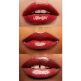 e.l.f. Glossy Lip Stain 20g applicateur en gros plan