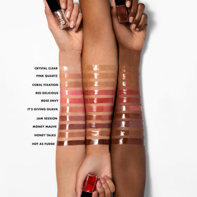 e.l.f. Glow Reviver Lip Oil Rose Quartz en application