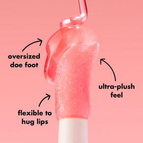 e.l.f. Glow Reviver Lip Oil Rose Quartz sur fond neutre
