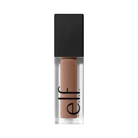e.l.f. Liquid Velvet Eyeshadow Beige & Boujee avec d'autres produits de maquillage