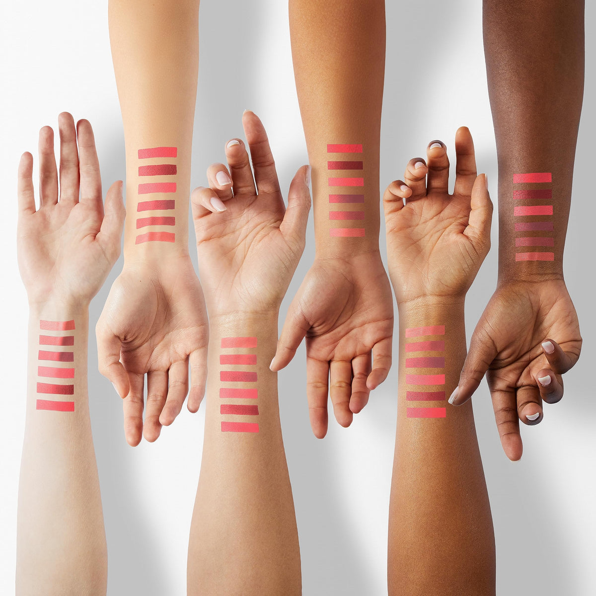 Eakroo Lip Tint teinte rose appliquée sur joues