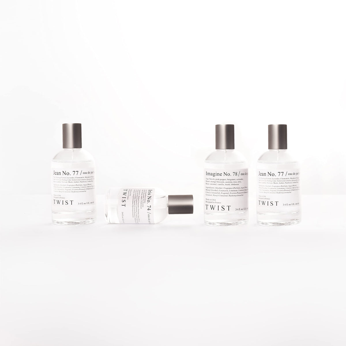 Eau de Parfum Cupid No. 9 sur une table avec des éléments décoratifs