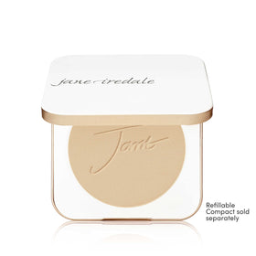 Échantillon de la poudre minérale pressée jane iredale sur la main