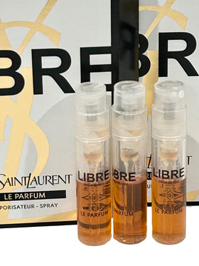 Échantillons d'Eau de Parfum LIBRE de Yves Saint Laurent en présentation