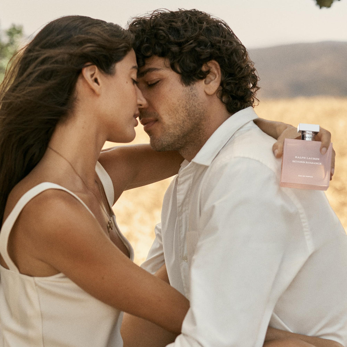 Élégant packaging de l'Eau de Parfum RALPH LAUREN FRAGRANCES Beyond Romance