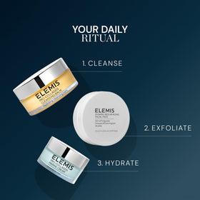 ELEMIS Pads Exfoliants, à côté d'une serviette et d'un nettoyant facial