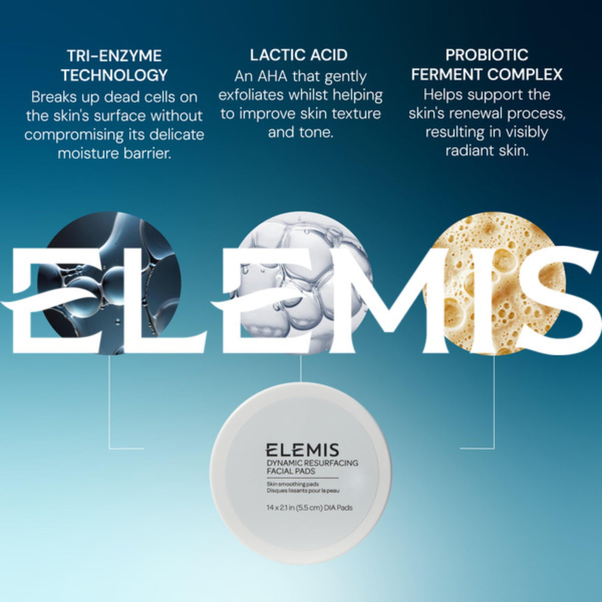ELEMIS Pads Exfoliants sur une table avec d'autres produits de soin