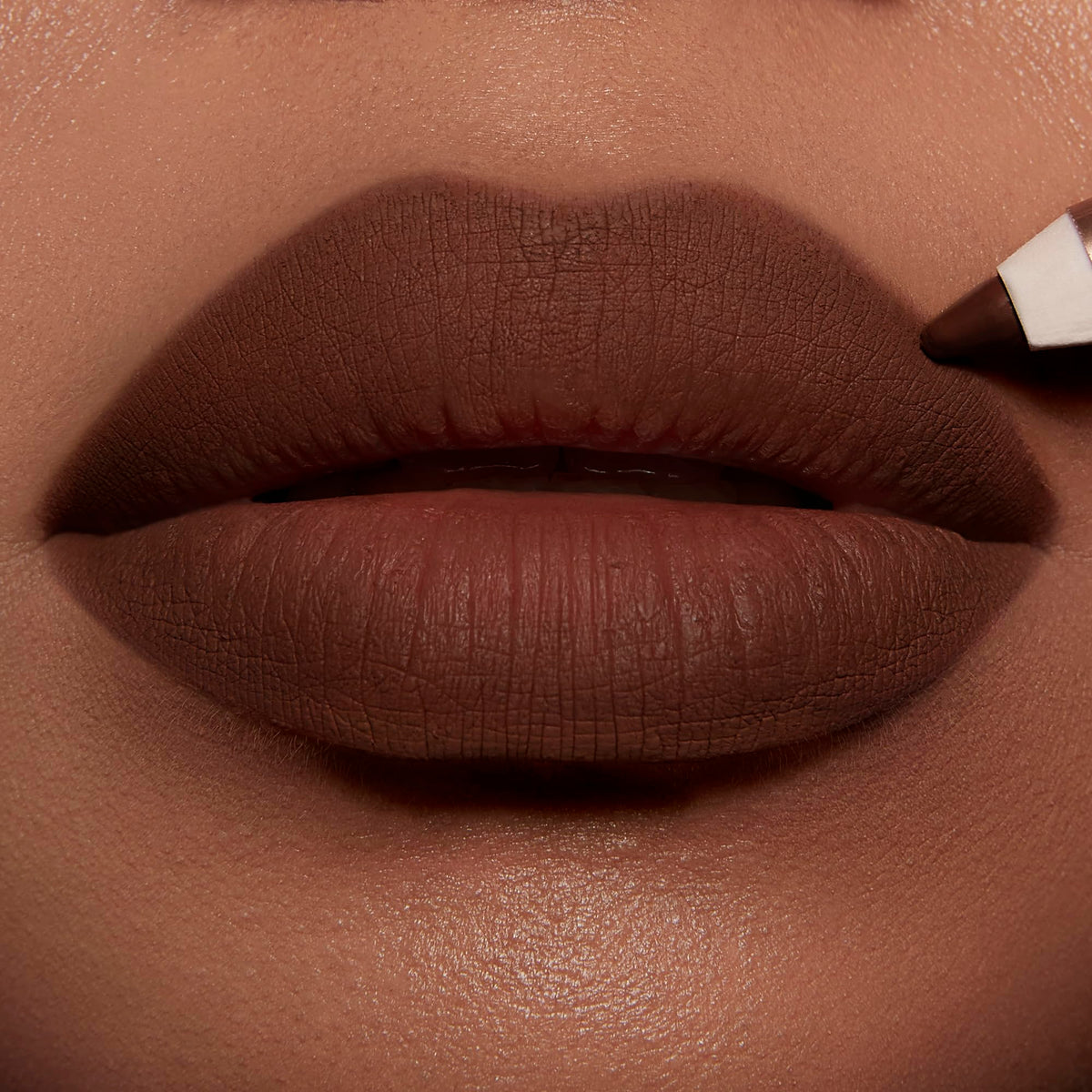 Emballage du crayon à lèvres Charlotte Tilbury Lip Cheat