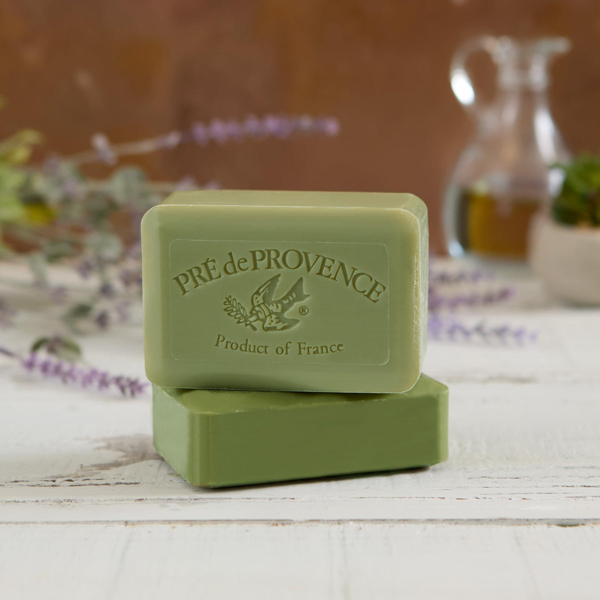 Emballage du savon Pre de Provence avec des motifs provençaux