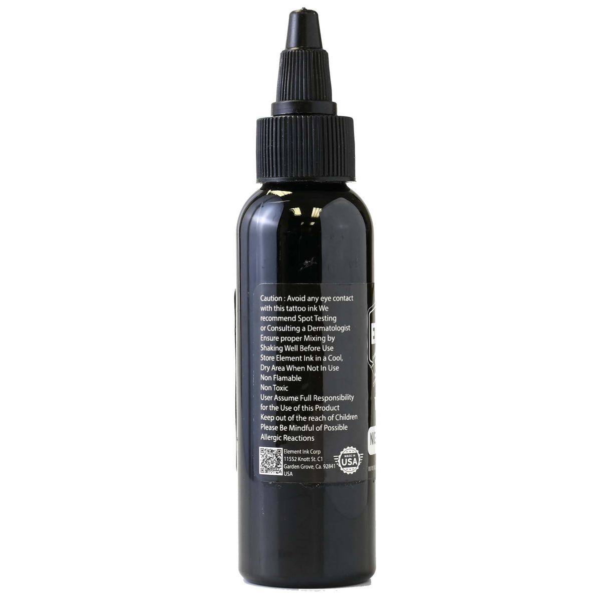 Encre noire Nighthawk 2oz avec gouttes sur une surface