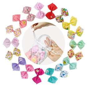 Ensemble d'accessoires cheveux LUV HER sur fond coloré