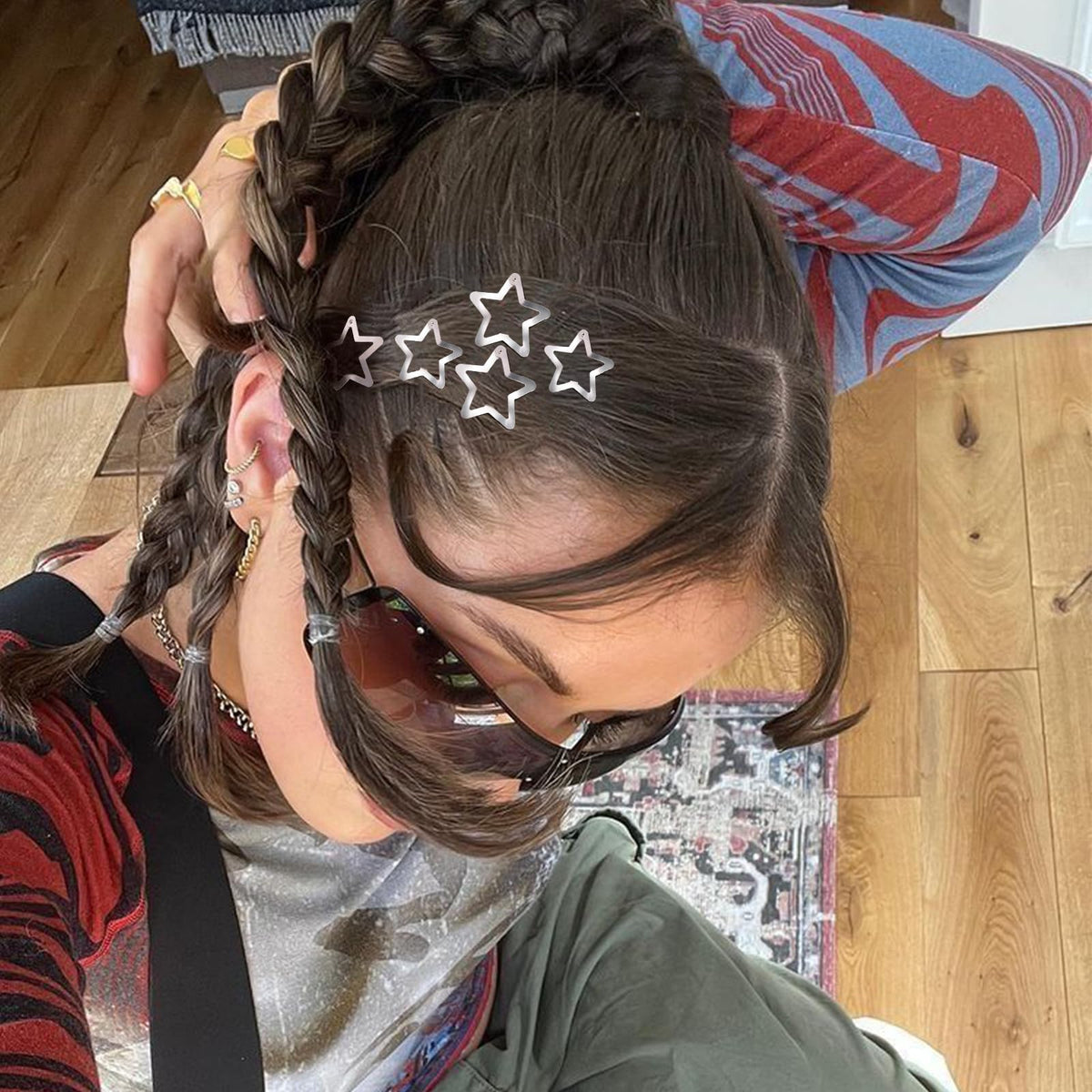 Épingles à cheveux argent SAOROPEB en usage quotidien