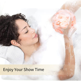 Éponge de bain Farmoga en utilisation, mousse riche