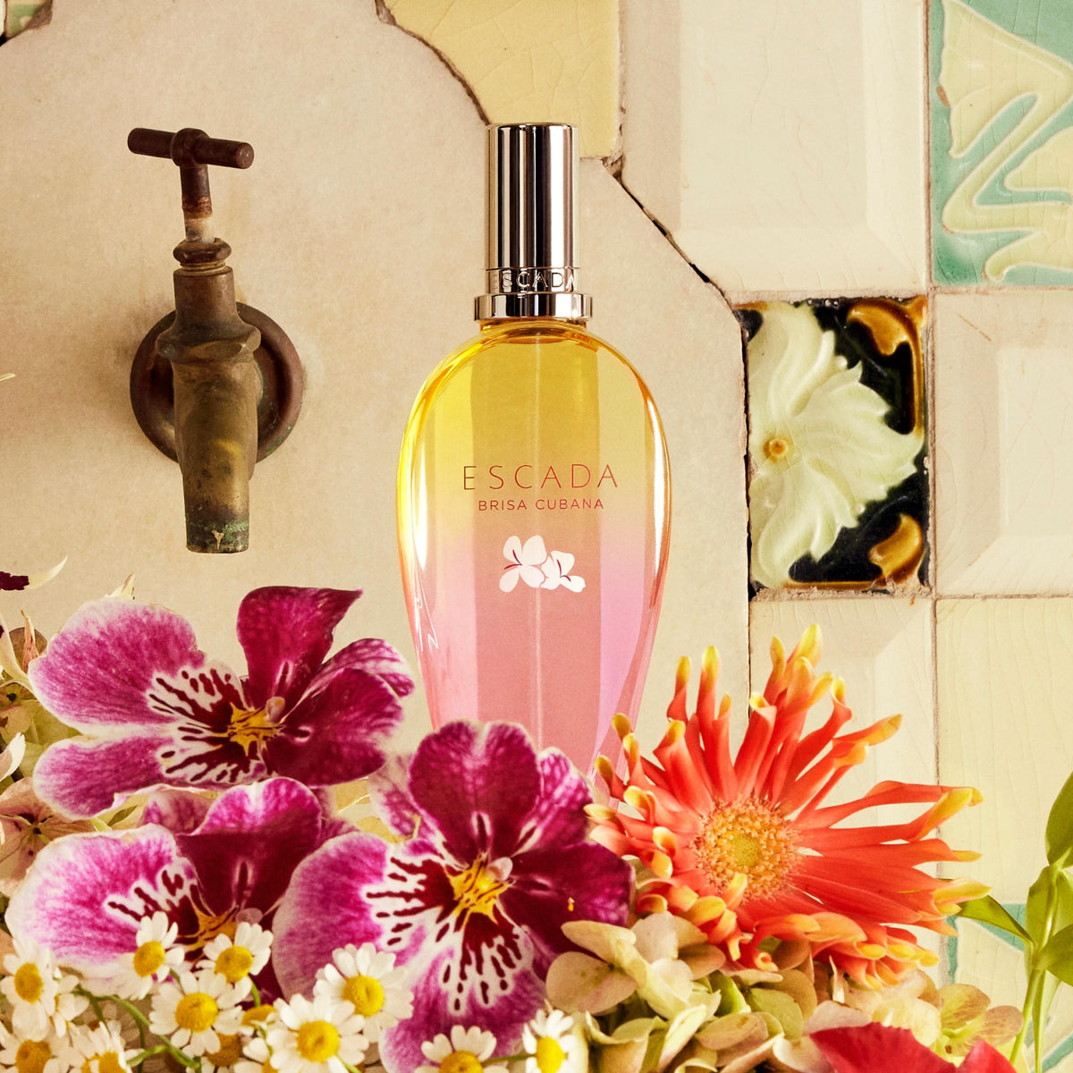 Escada Brisa Cubana Eau de Toilette dans un cadre de plage