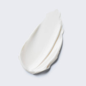 Estée Lauder Crème de Nuit Tri-Peptide 50 ml appliquée sur peau