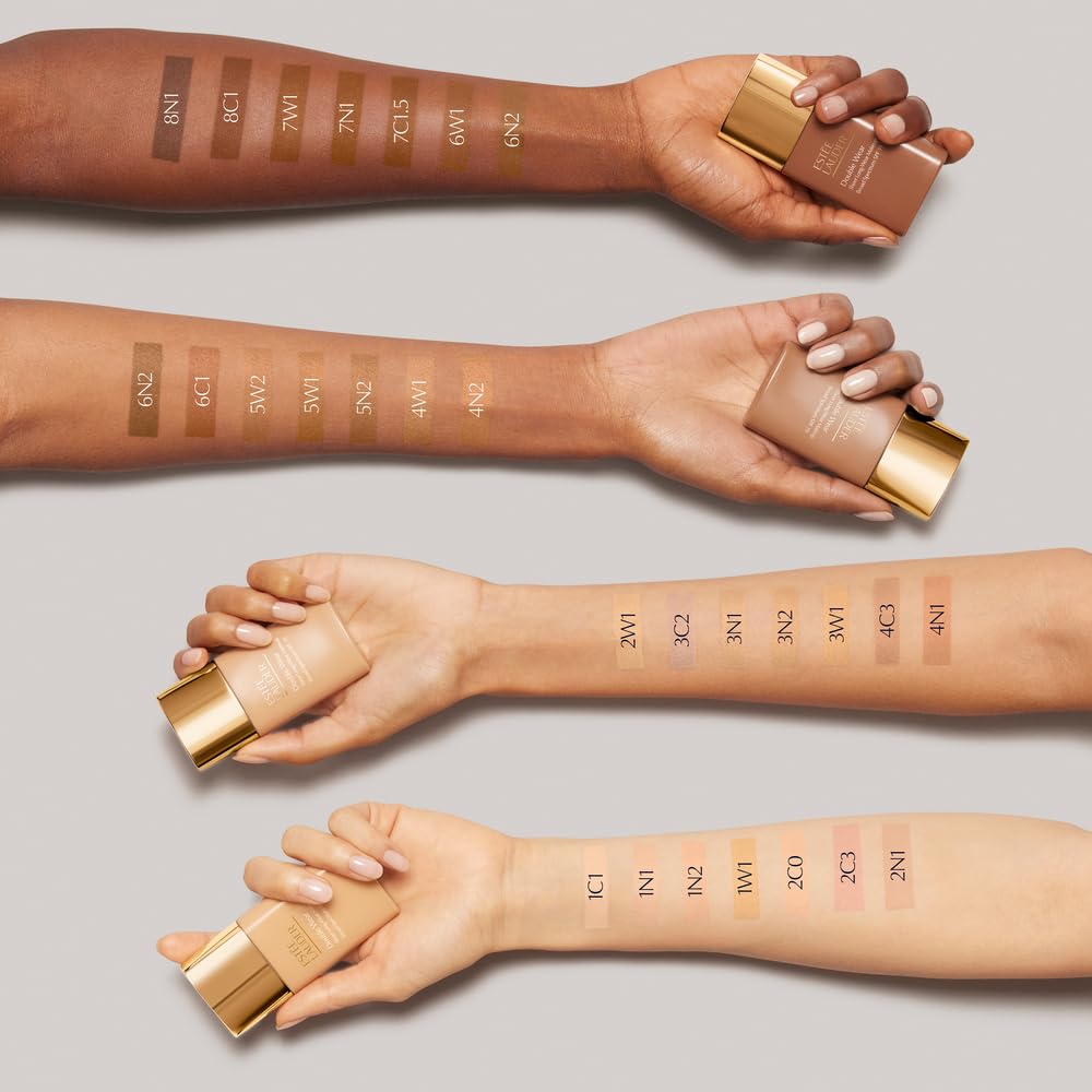 Estée Lauder Fond de Teint Double Wear Sheer Matte 5W1 Bronze application sur la peau