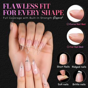 Exemple de manucure avec tips d'ongles en amande