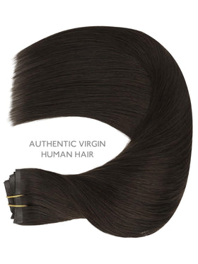 Extensions de cheveux clip in Wennalife étalées sur une surface plane