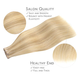 Extensions de cheveux Wennalife en main, montrant la texture