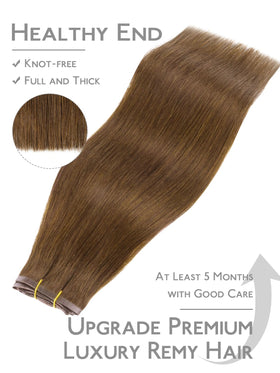 Extensions de cheveux Wennalife posées sur une table