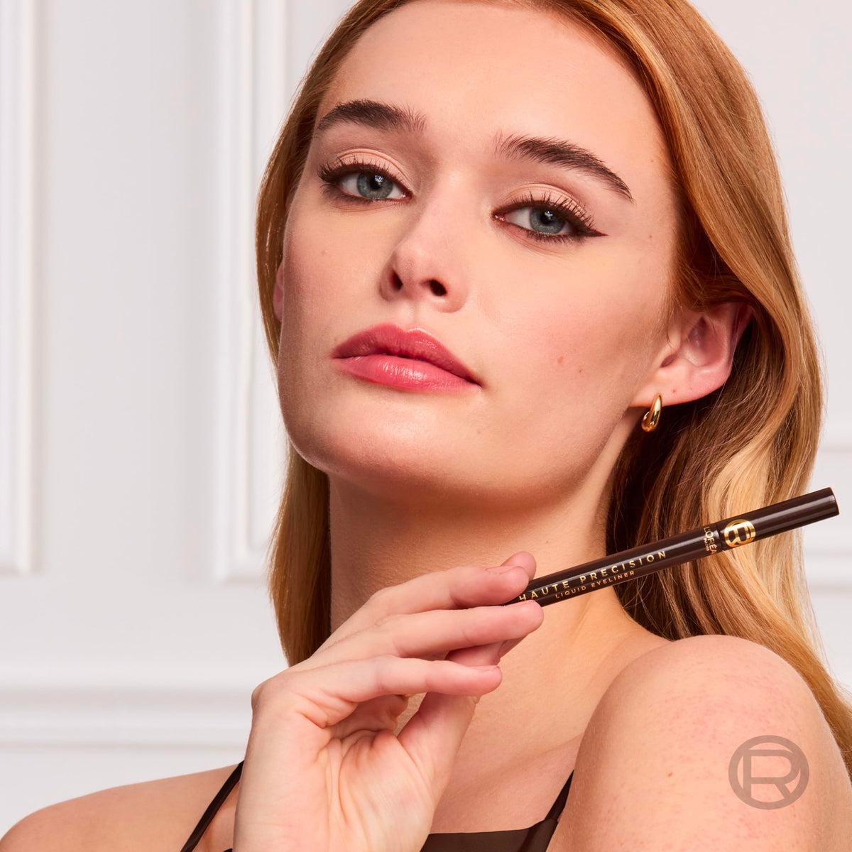 Eyeliner liquide haute précision L'Oreal Paris en application