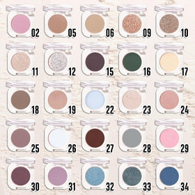 Fard à paupières QIDSTERS beige mat avec étiquette et packaging