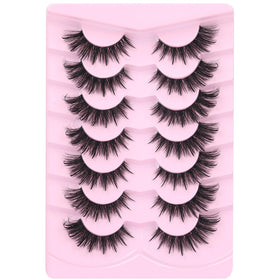 Faux cils EYDEVRO Wet Cat Eye à côté d'autres produits de beauté