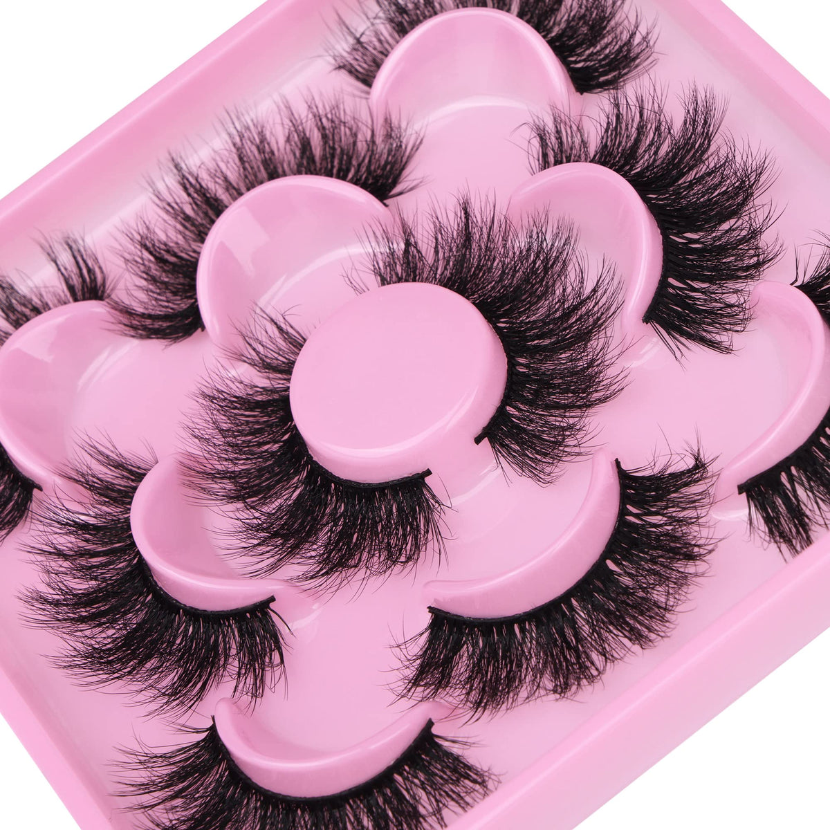 Faux cils Focipeysa portés sur des yeux maquillés