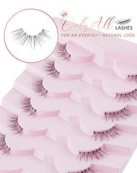 Faux cils Onlyall portés sur un modèle avec un maquillage léger