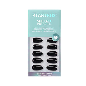 Faux ongles BTArtbox appliqués sur des mains manucurées