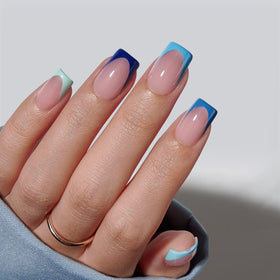 Faux Ongles BTARTBOXNAILS bleu avec finition naturelle