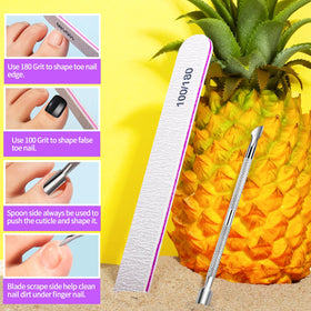Faux ongles de pieds appliqués sur des pieds avec vernis