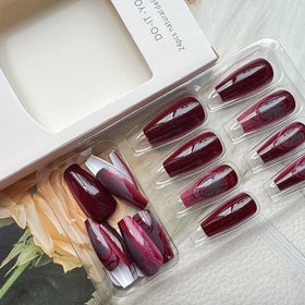 Faux ongles juggssa en acrylique avec design élégant