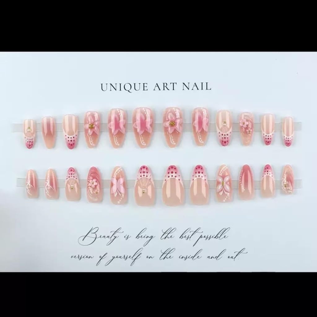 Faux ongles press on CTTHNBD en application sur des ongles naturels