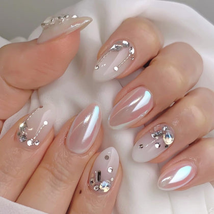 Faux ongles press-on CTTHNBD en forme d'amande, design ombre blanc