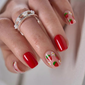 Faux ongles press-on CurvLife Strawberry Kiss, vue de face