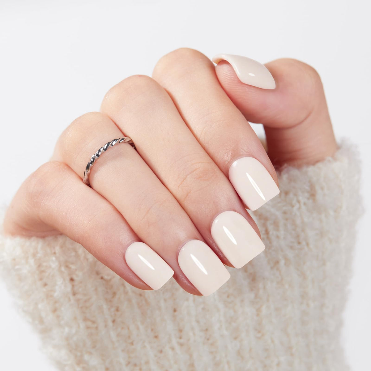 Faux ongles press-on Milky White en différentes tailles