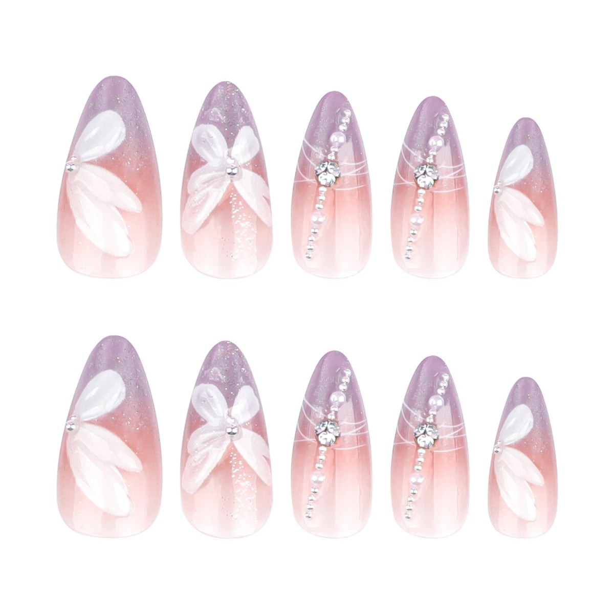 Faux ongles press-on violet, mise en scène sur une table